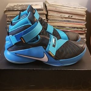 Lebron Soldier 9